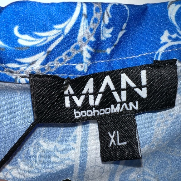 Stunning blue and white button down shirt - Picture 4 of 4